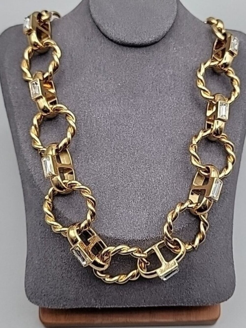 Ann Taylor Twisted Interlocking  Hoop Crystal Statement Necklace 20" Gold Tone
